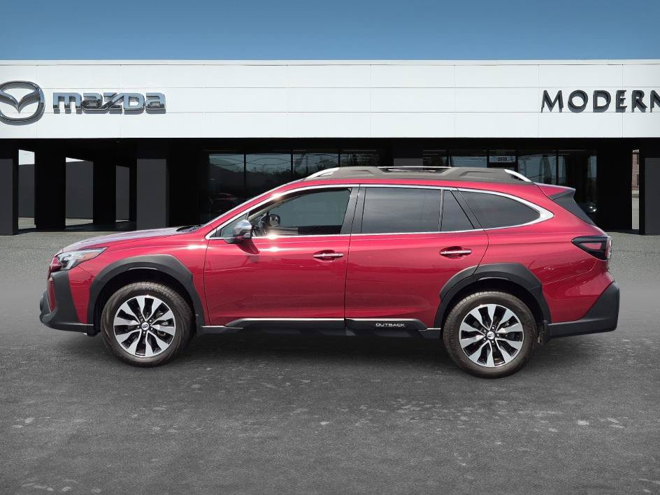 Used 2025 Subaru Outback Touring AWD/4WD image 2