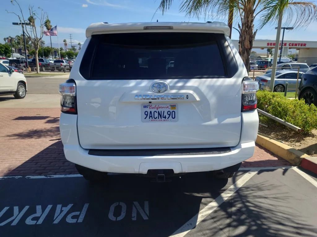 Used 2022 Toyota 4Runner SR5 Premium image 5