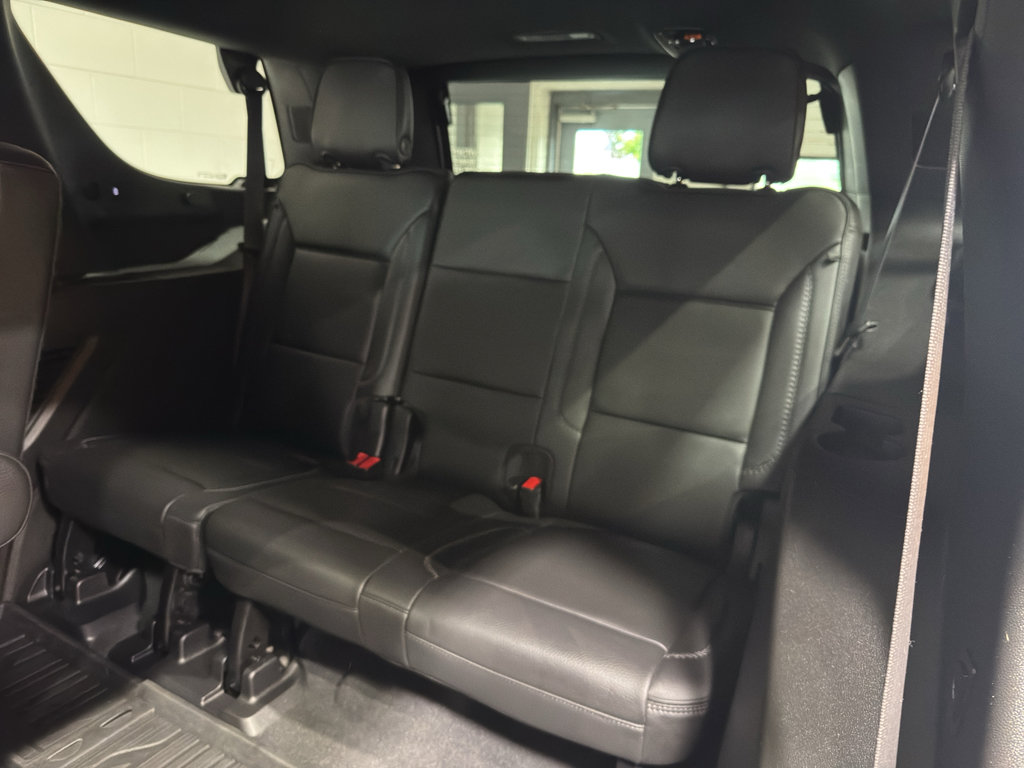 Used 2024 GMC Yukon Denali w/ Advanced Technology Package AWD/4WD image 13