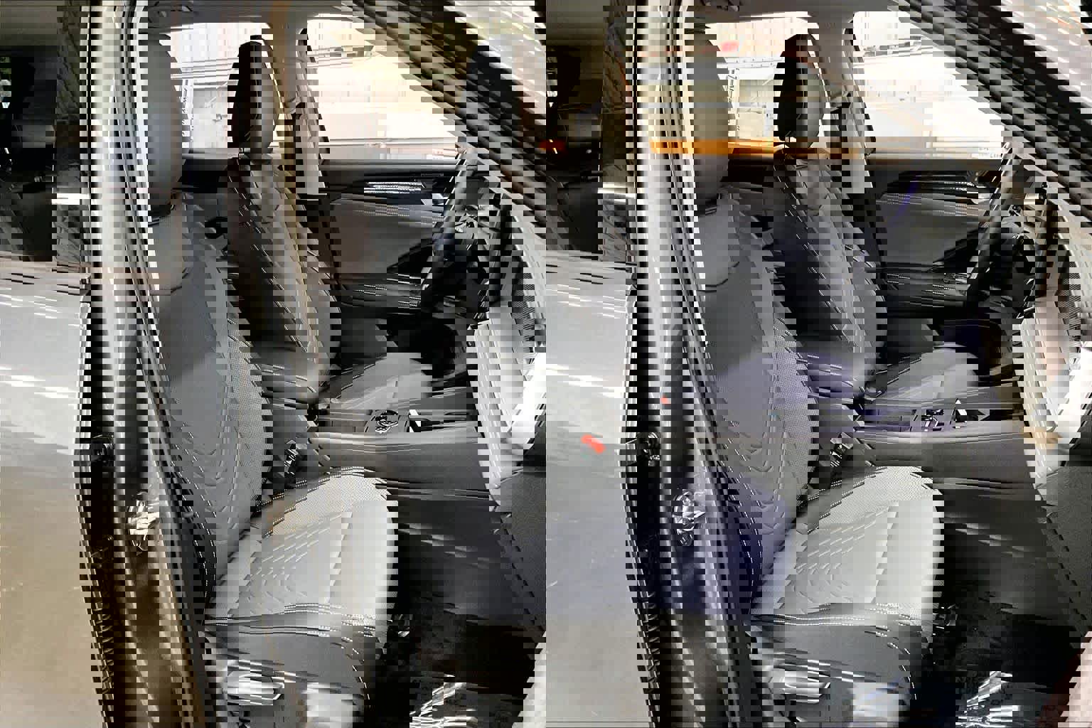 Used 2025 Volkswagen Tiguan SE image 10