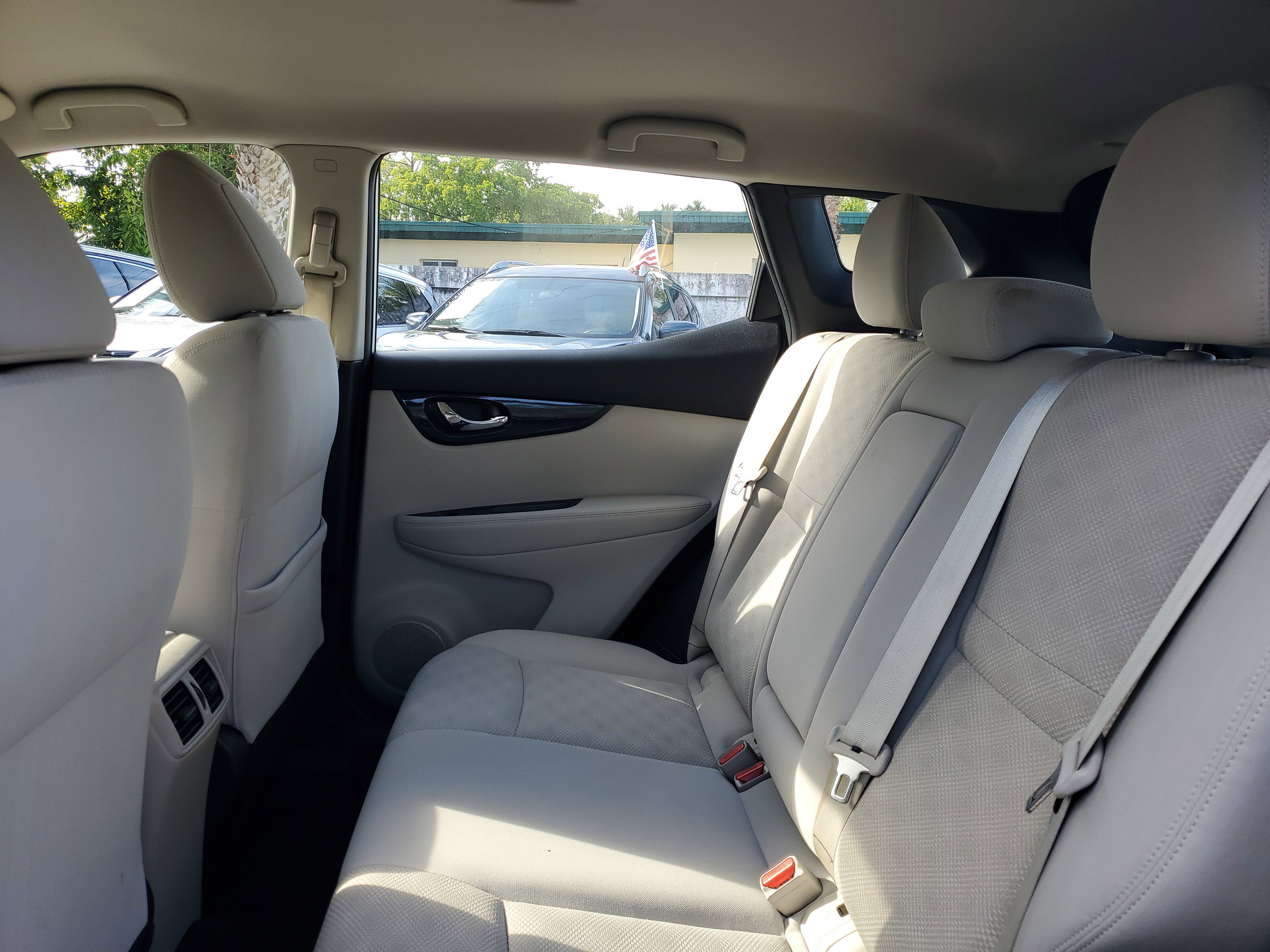 Used 2018 Nissan Rogue Sport SV image 12