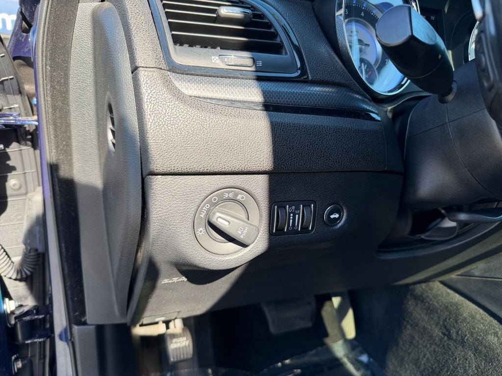 Used 2014 Chrysler 300 S RWD image 19