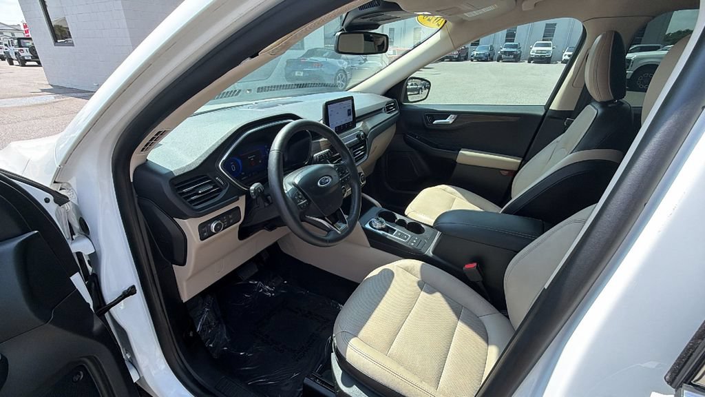Used 2020 Ford Escape Titanium FWD image 13