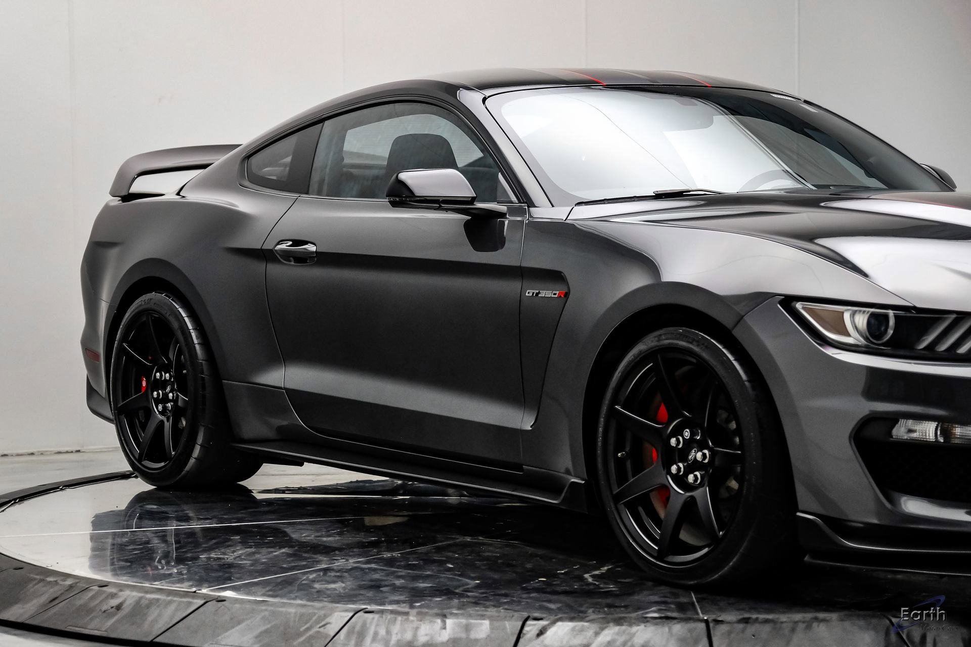 Used 2016 Ford Mustang Shelby GT350R w/ GT350R Equipment Group 920A RWD image 26