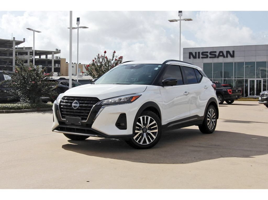 Used 2023 Nissan Kicks SR w/ SR Premium Package FWD image 1