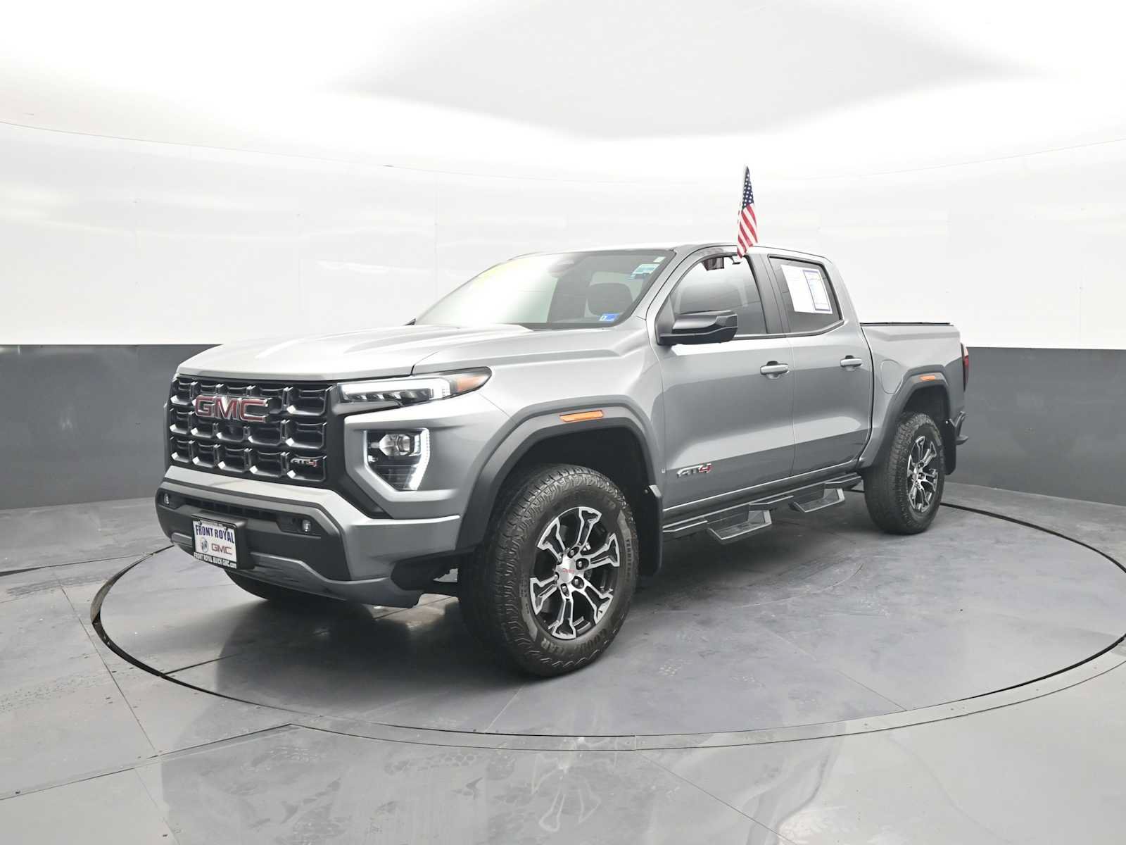 Used 2024 GMC Canyon AT4 w/ Technology Package AWD/4WD image 4