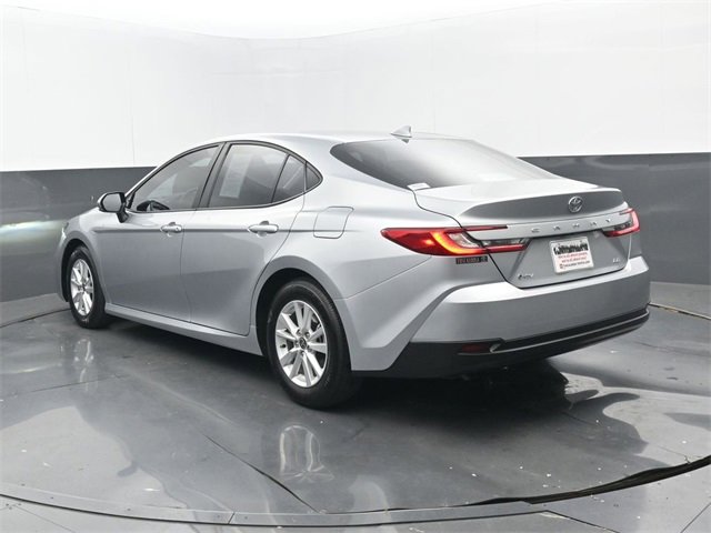 Used 2025 Toyota Camry LE image 3