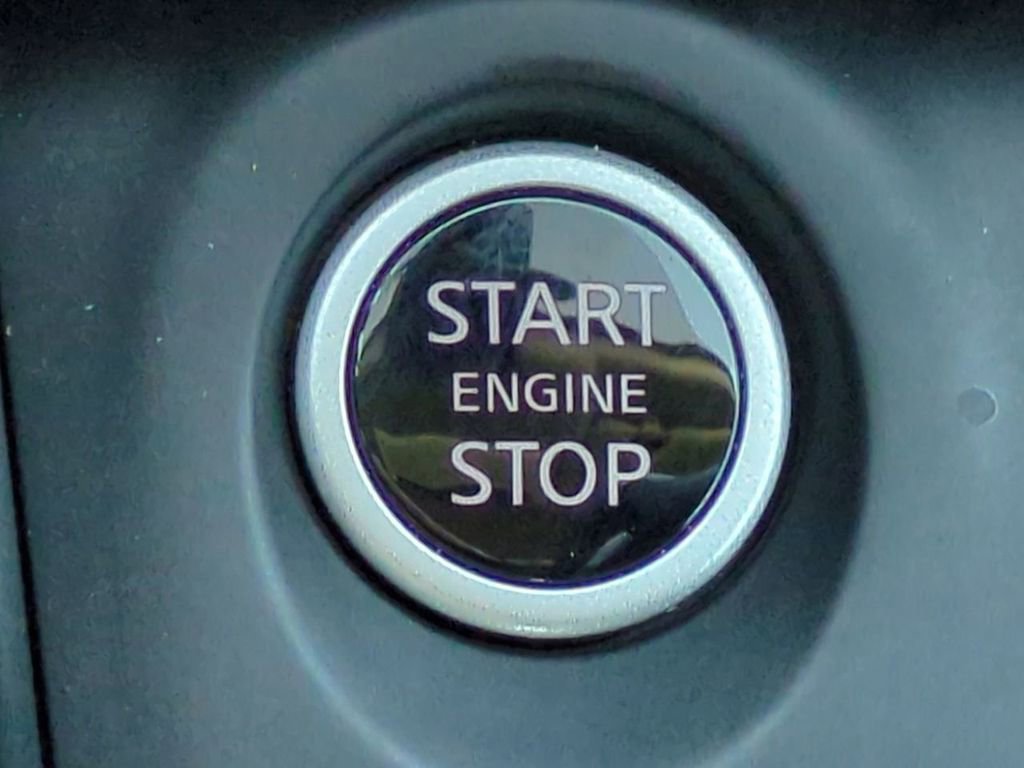 Certified 2025 Nissan Kicks Play S image 27