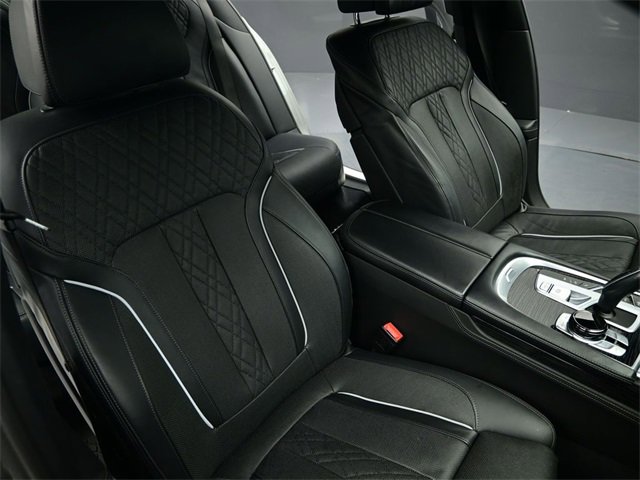 Used 2022 BMW 740i xDrive 740i xDrive w/ M Sport Package image 31