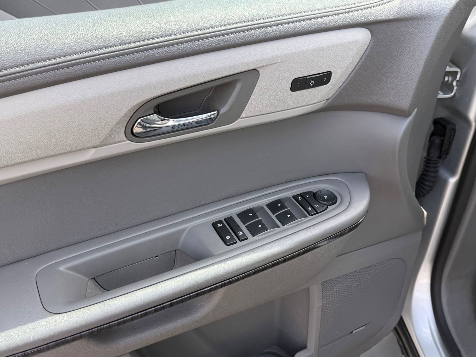 Used 2013 Chevrolet Traverse LTZ FWD image 23