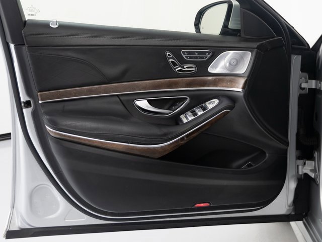 Used 2019 Mercedes-Benz S 560 Sedan w/ AMG Line Exterior image 10