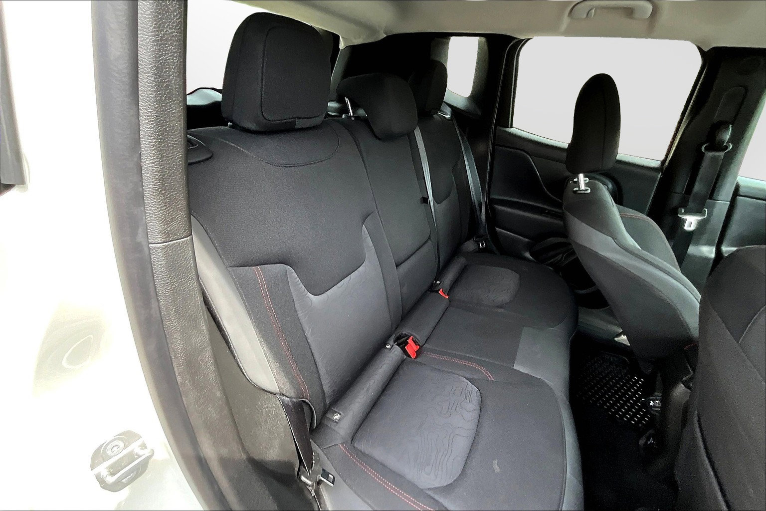 Used 2022 Jeep Renegade Trailhawk image 17