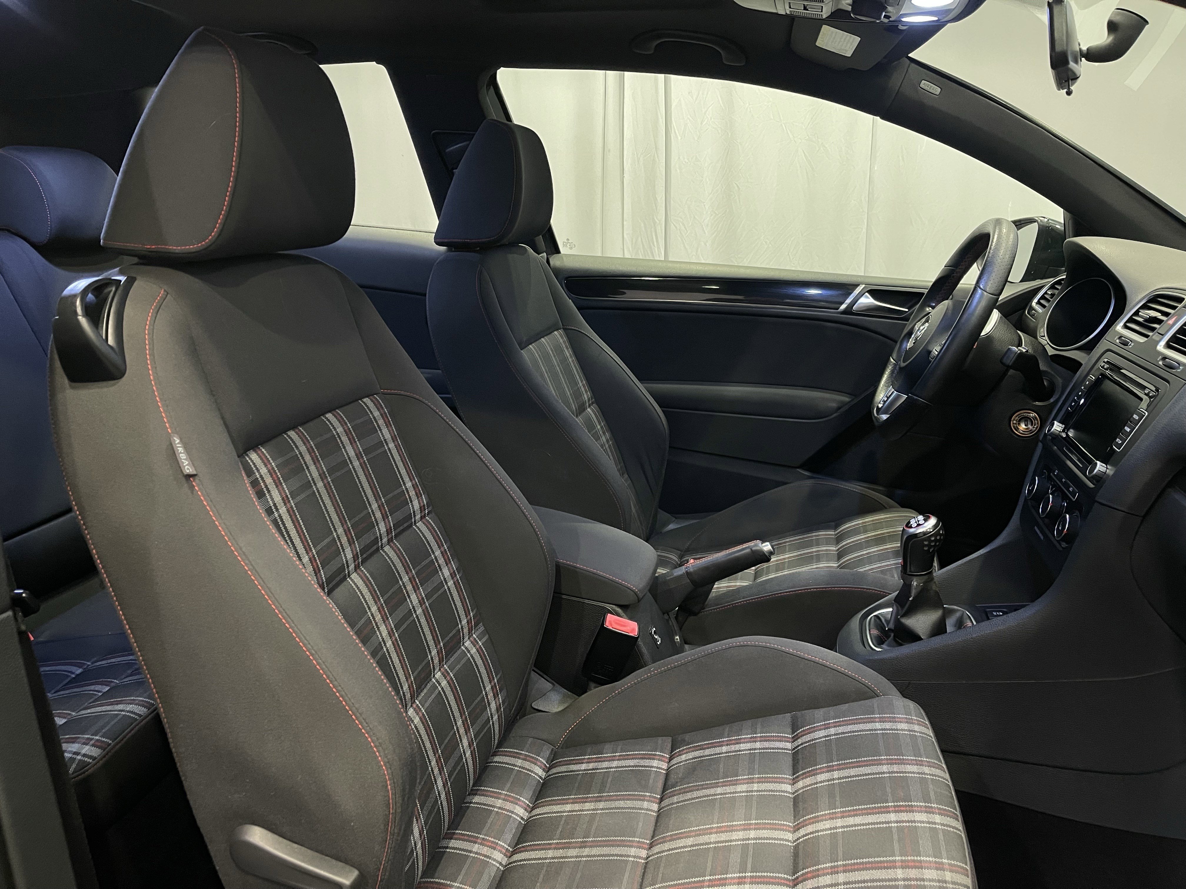Used 2013 Volkswagen GTI 2-Door FWD image 15