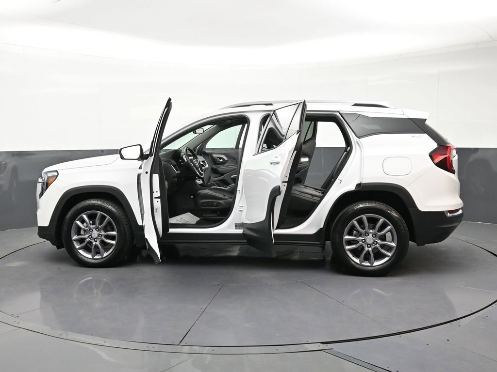 Used 2023 GMC Terrain SLT AWD/4WD image 34