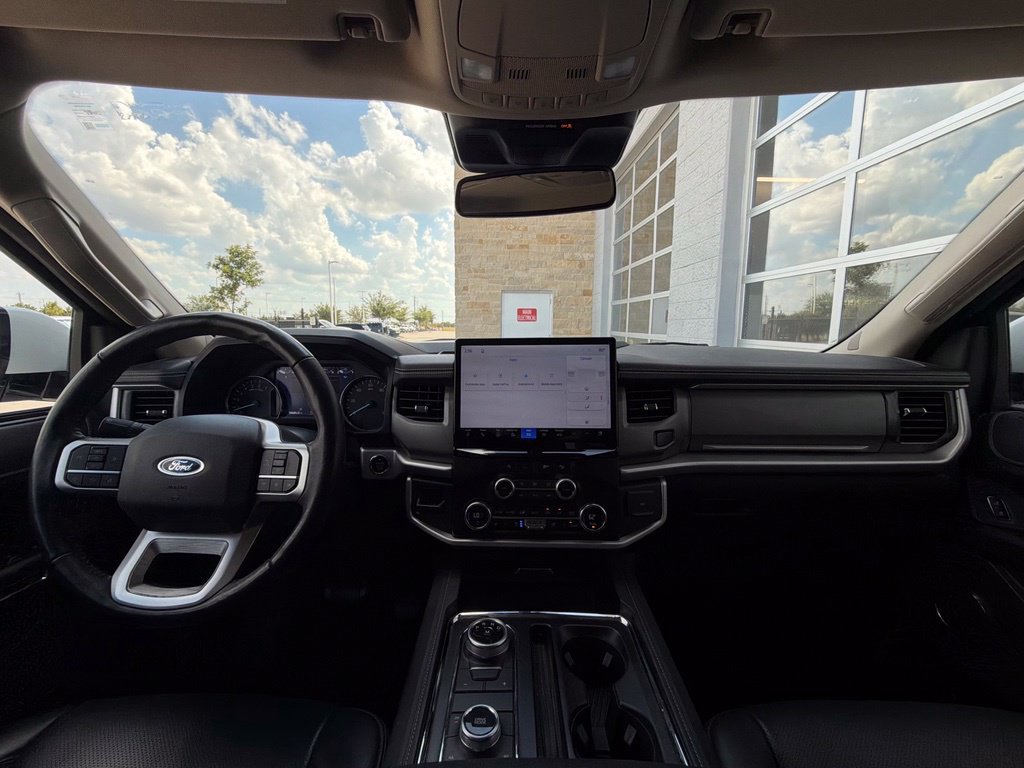 Used 2024 Ford Expedition XLT AWD/4WD image 26