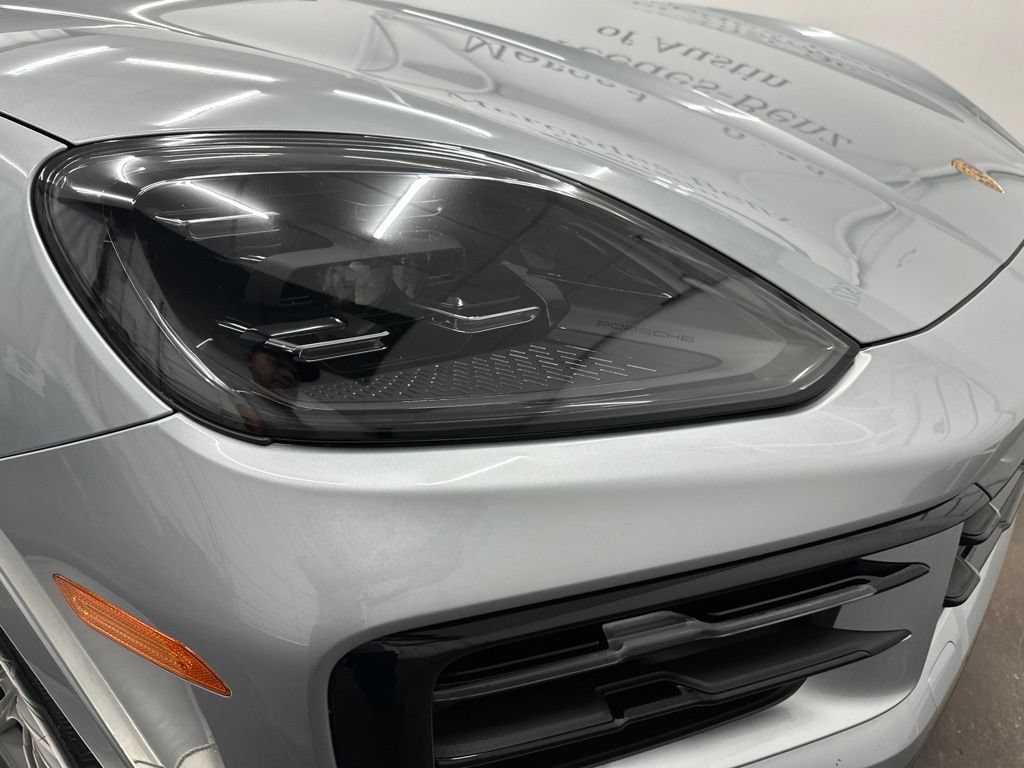 Used 2024 Porsche Cayenne Coupe AWD/4WD image 10