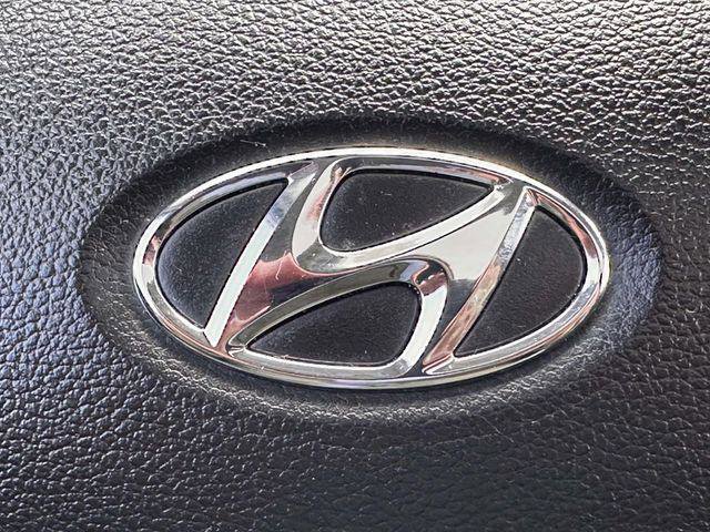 Certified 2023 Hyundai Venue SEL image 26