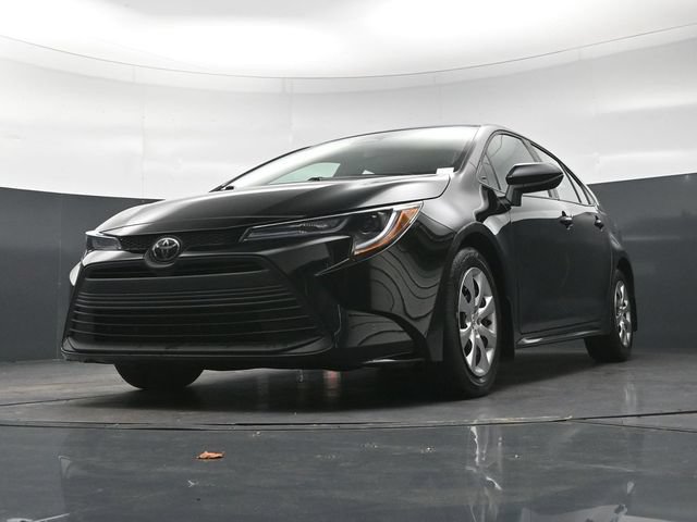 Used 2025 Toyota Corolla LE FWD image 25