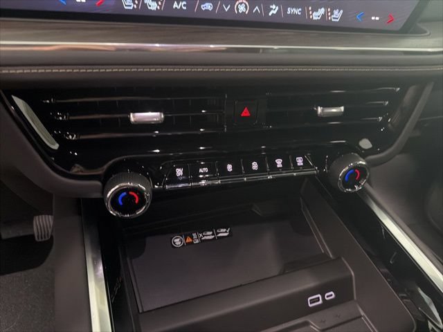 New 2026 Chevrolet Tahoe Premier w/ Sun And Tow Package AWD/4WD image 22