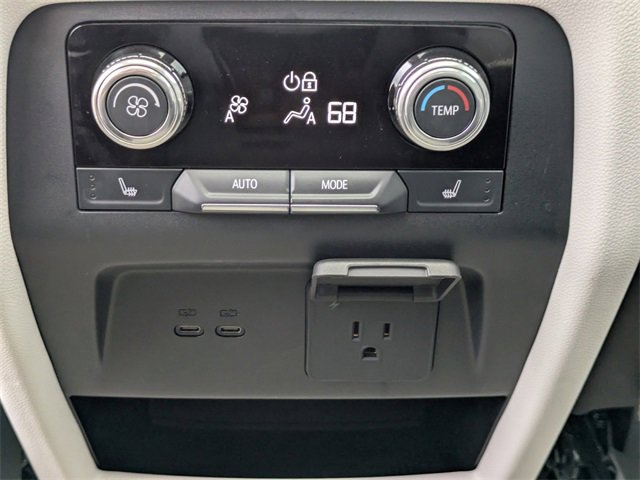 Used 2024 GMC Acadia Denali image 16