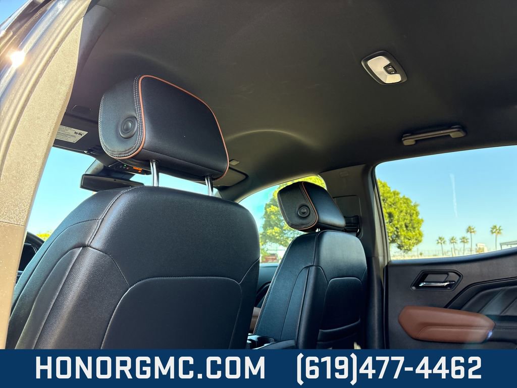 Used 2025 GMC Canyon AT4 image 18