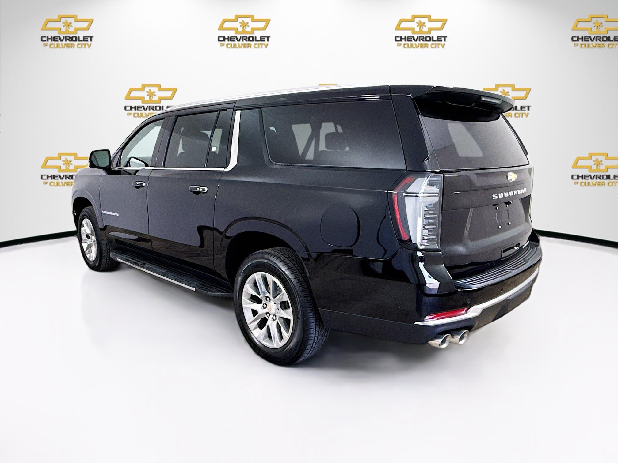 New 2026 Chevrolet Suburban Premier RWD image 6