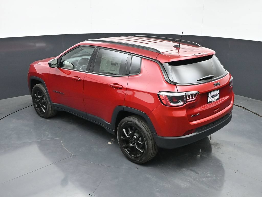 New 2026 Jeep Compass Latitude AWD/4WD image 32