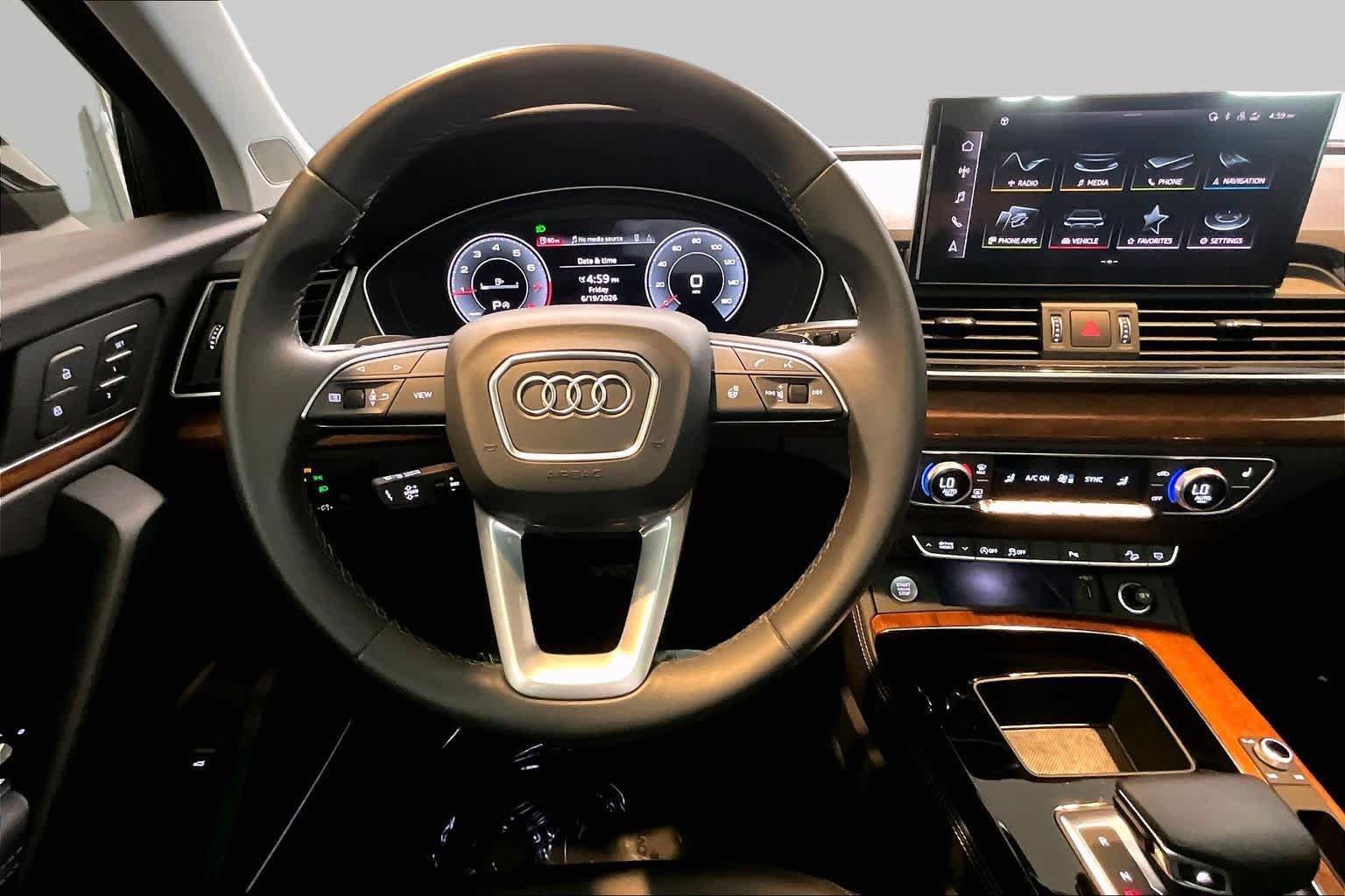 Used 2023 Audi Q5 2.0T Premium Plus w/ Premium Plus Package AWD/4WD image 6