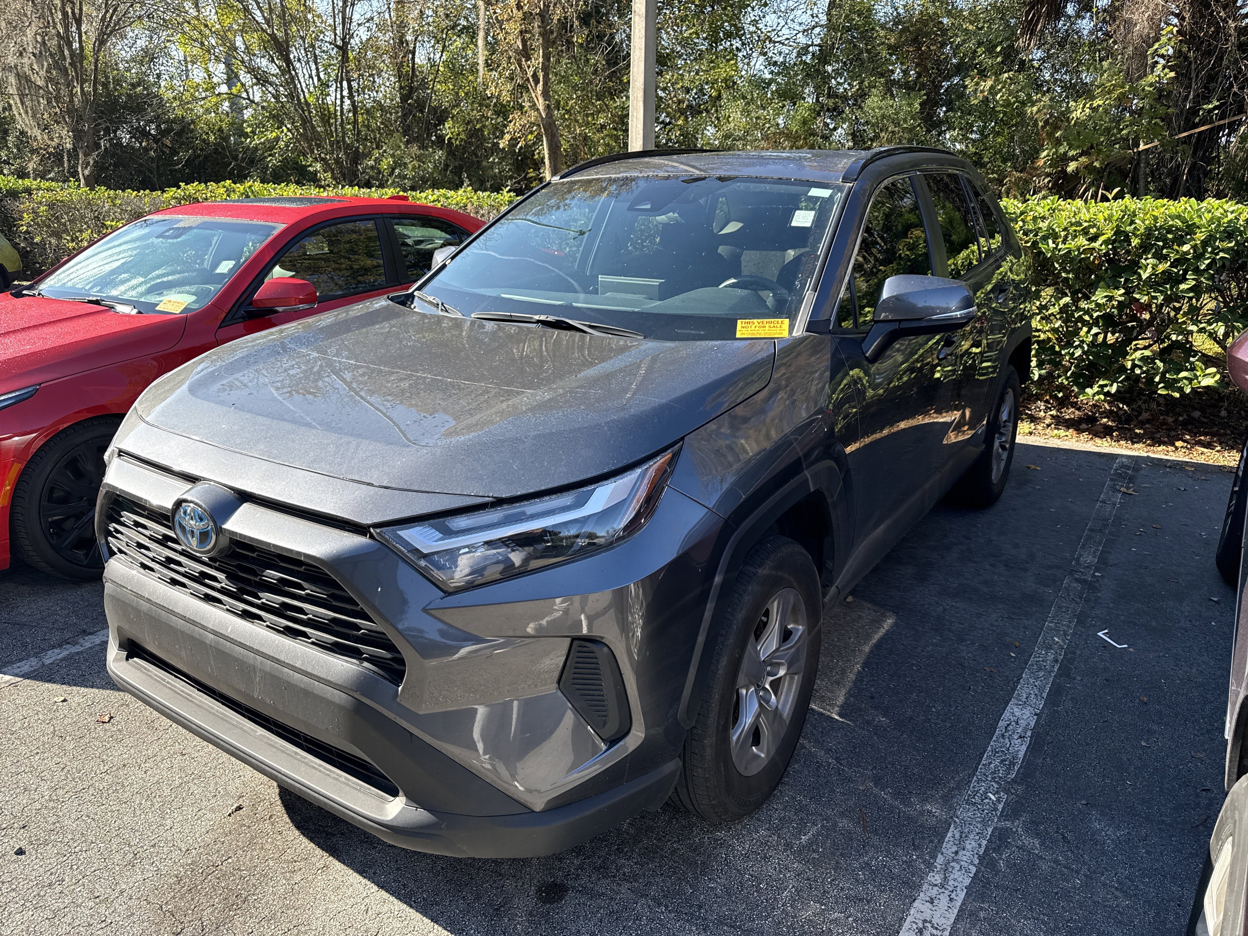 Used 2022 Toyota RAV4 XLE image 1