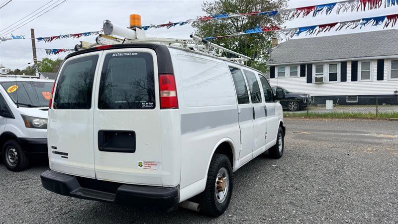 Used 2011 Chevrolet Express 2500 RWD image 3