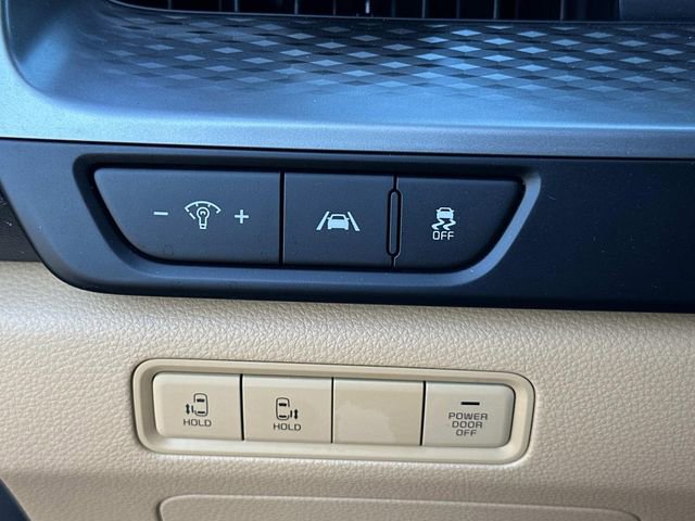 Used 2024 Kia Carnival LX image 19