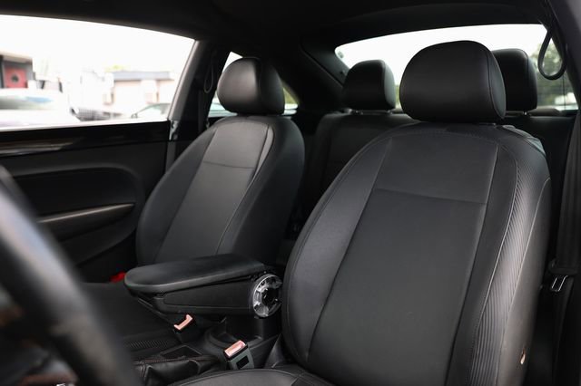 Used 2013 Volkswagen Beetle 2.5 Fender FWD image 9