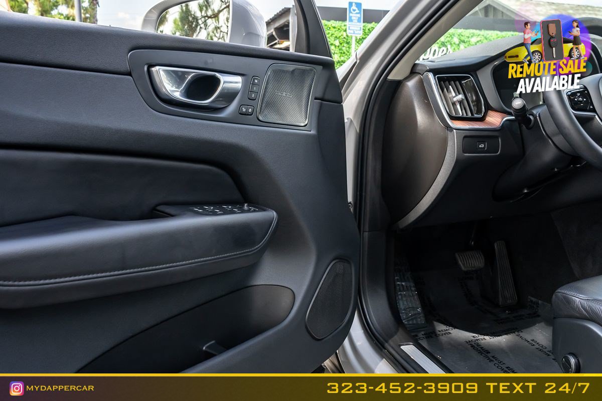 Used 2023 Volvo XC60 B5 Plus AWD/4WD image 13