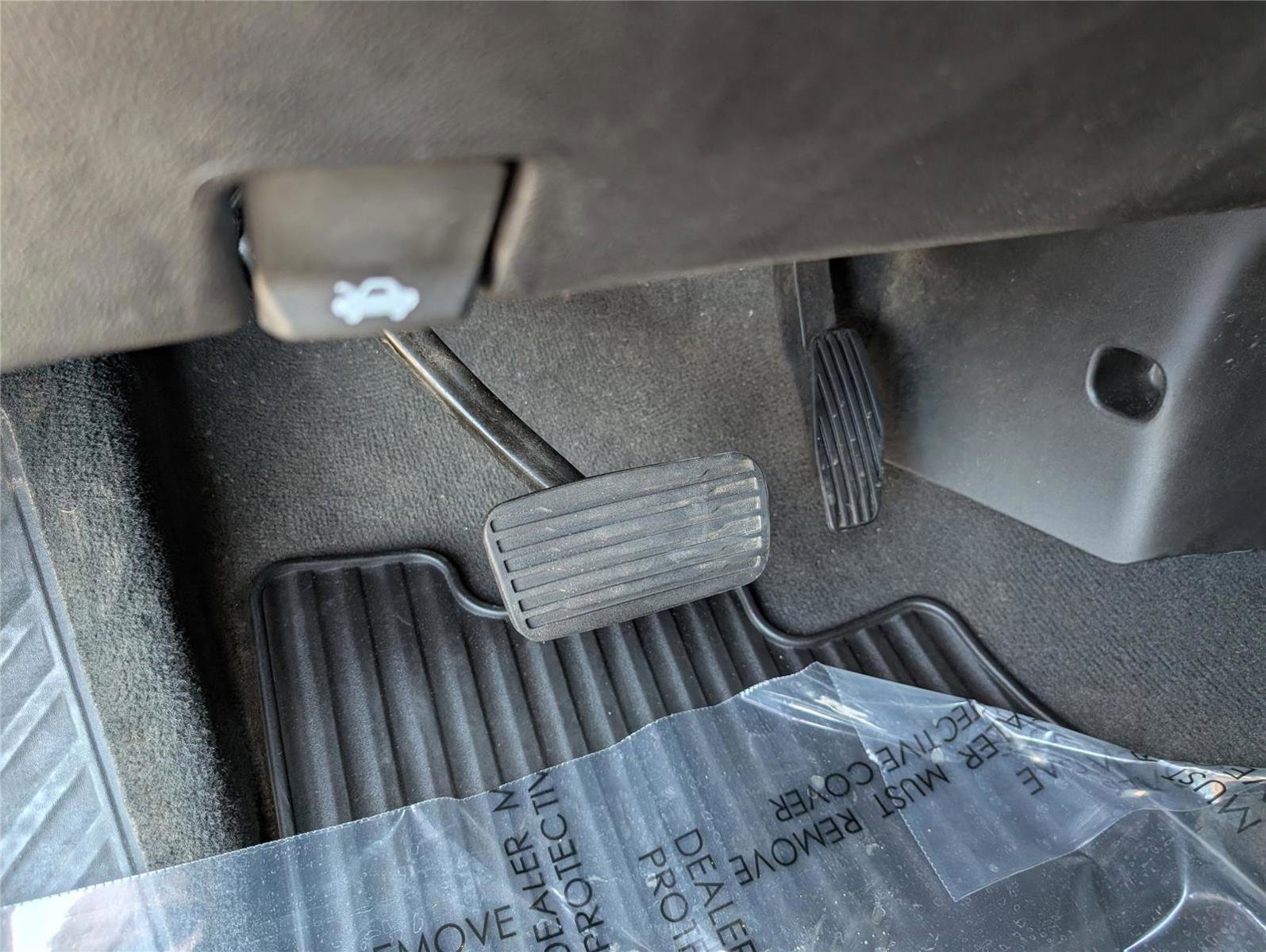 Used 2025 Chevrolet Silverado 2500 Custom w/ Custom Value Package image 28