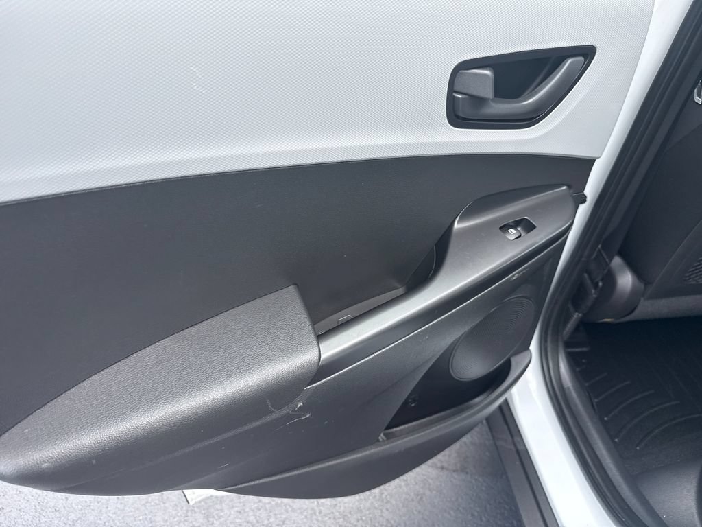 Used 2018 Hyundai Kona SE FWD image 12