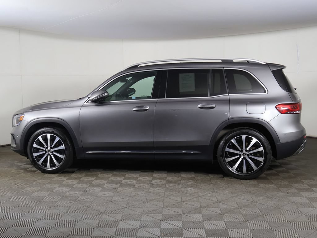 Used 2023 Mercedes-Benz GLB 250 4MATIC w/ Premium Package image 17