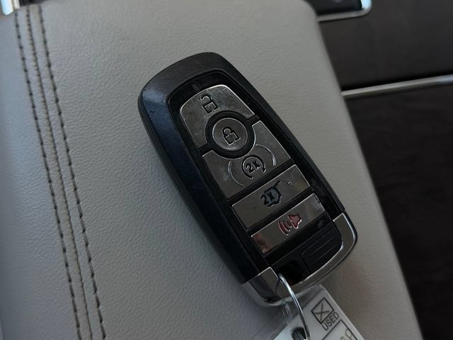 Used 2021 Lincoln Navigator L Reserve w/ Luxury Package RWD image 30