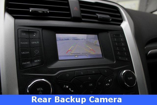 Used 2016 Ford Fusion SE image 3