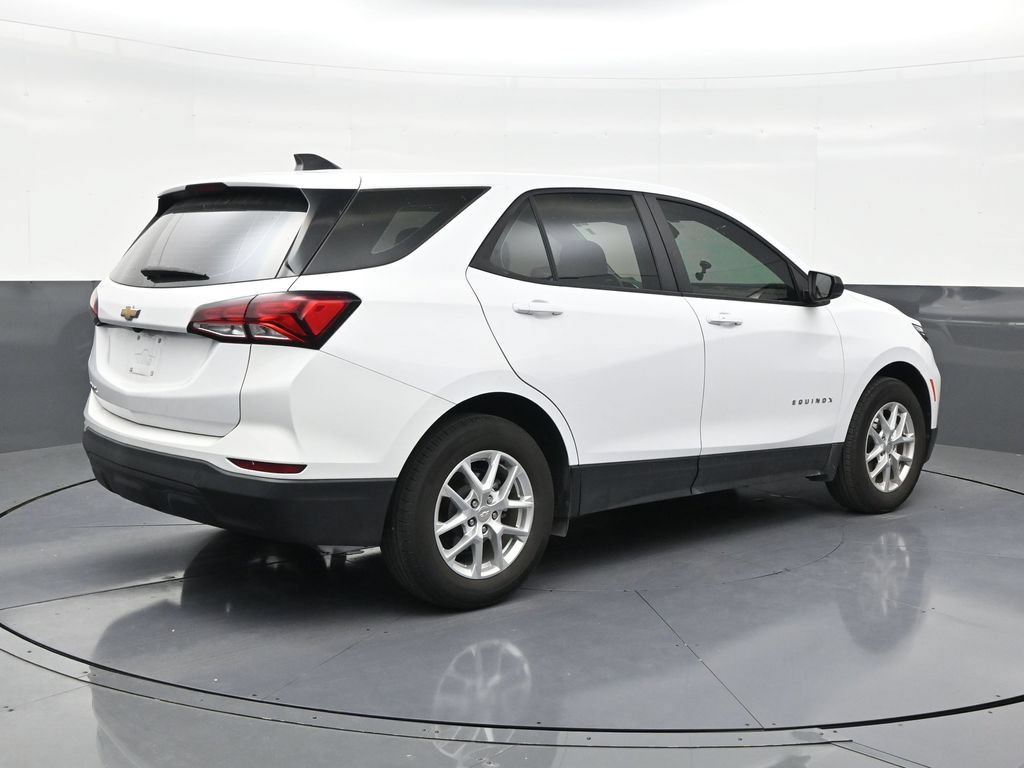 Used 2024 Chevrolet Equinox LS w/ LS Convenience Package FWD image 5