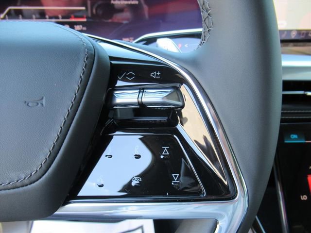 New 2026 Cadillac Escalade ESV Platinum Sport w/ LPO, ONYX Package image 27