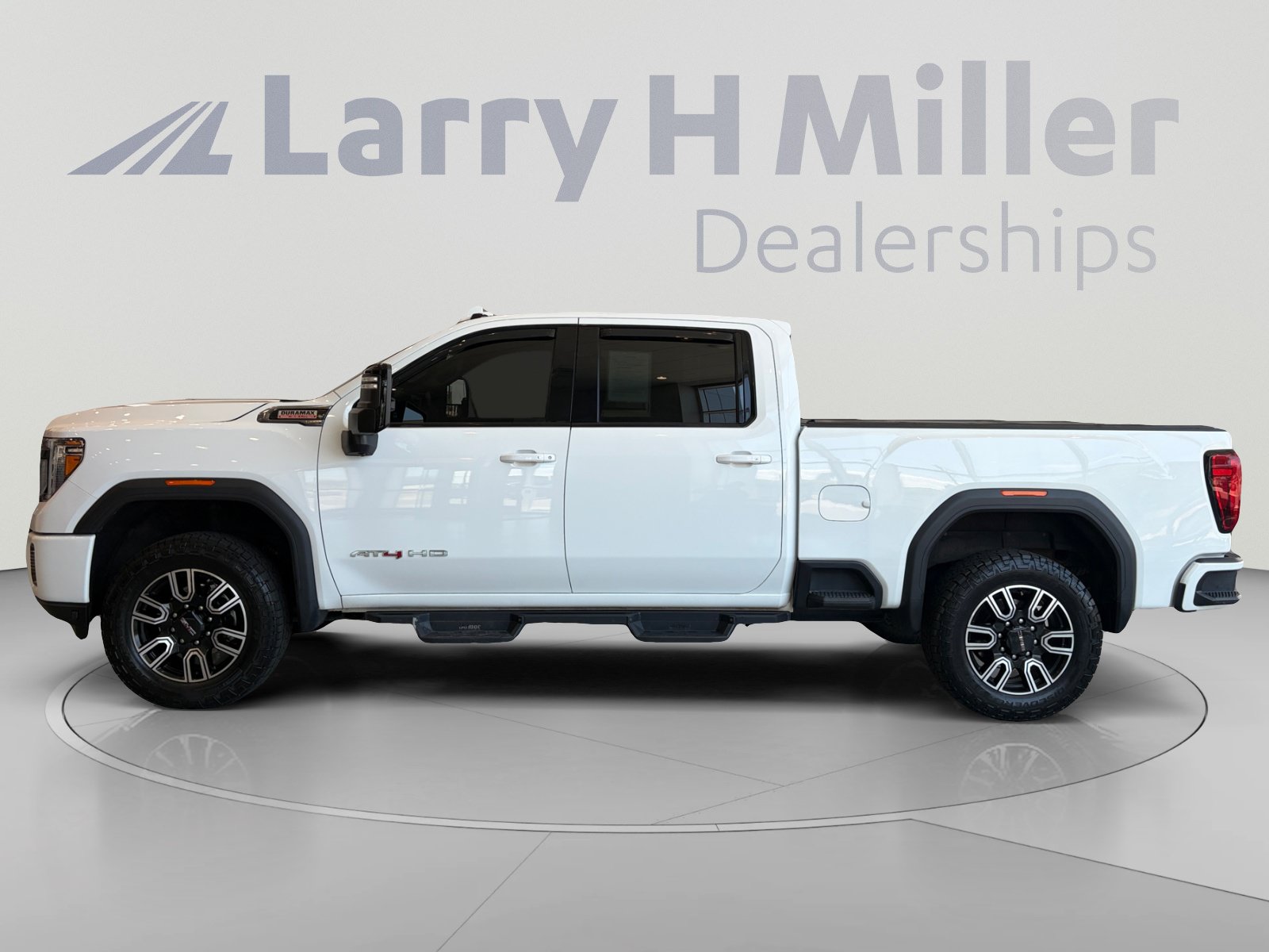 Used 2022 GMC Sierra 2500 AT4 w/ AT4 Premium Plus Package AWD/4WD image 2