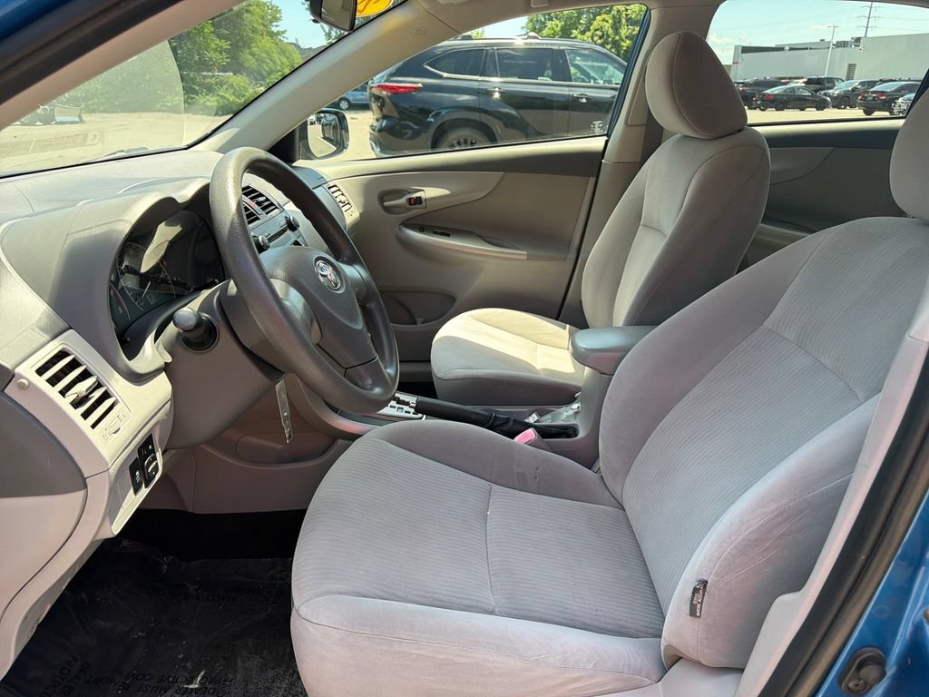 Used 2010 Toyota Corolla LE FWD image 9