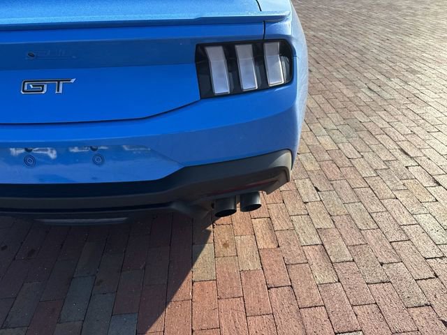 Used 2025 Ford Mustang GT RWD image 12