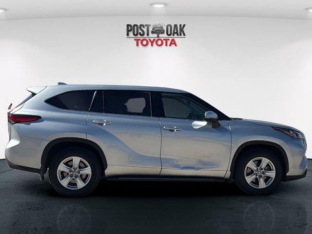 Used 2020 Toyota Highlander LE image 8