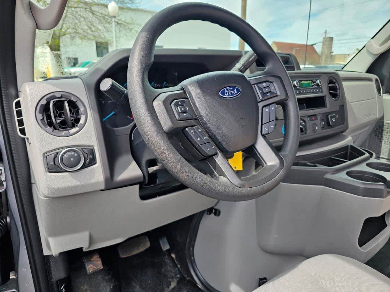 Used 2027 Ford E-450 and Econoline 450 Super Duty w/ Power Equipment Group RWD image 8