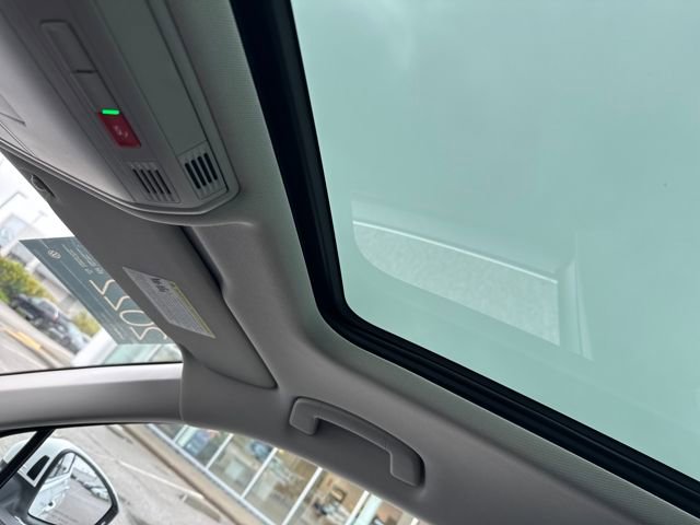 Certified 2022 Volkswagen Tiguan SE w/ Panoramic Sunroof Package image 29