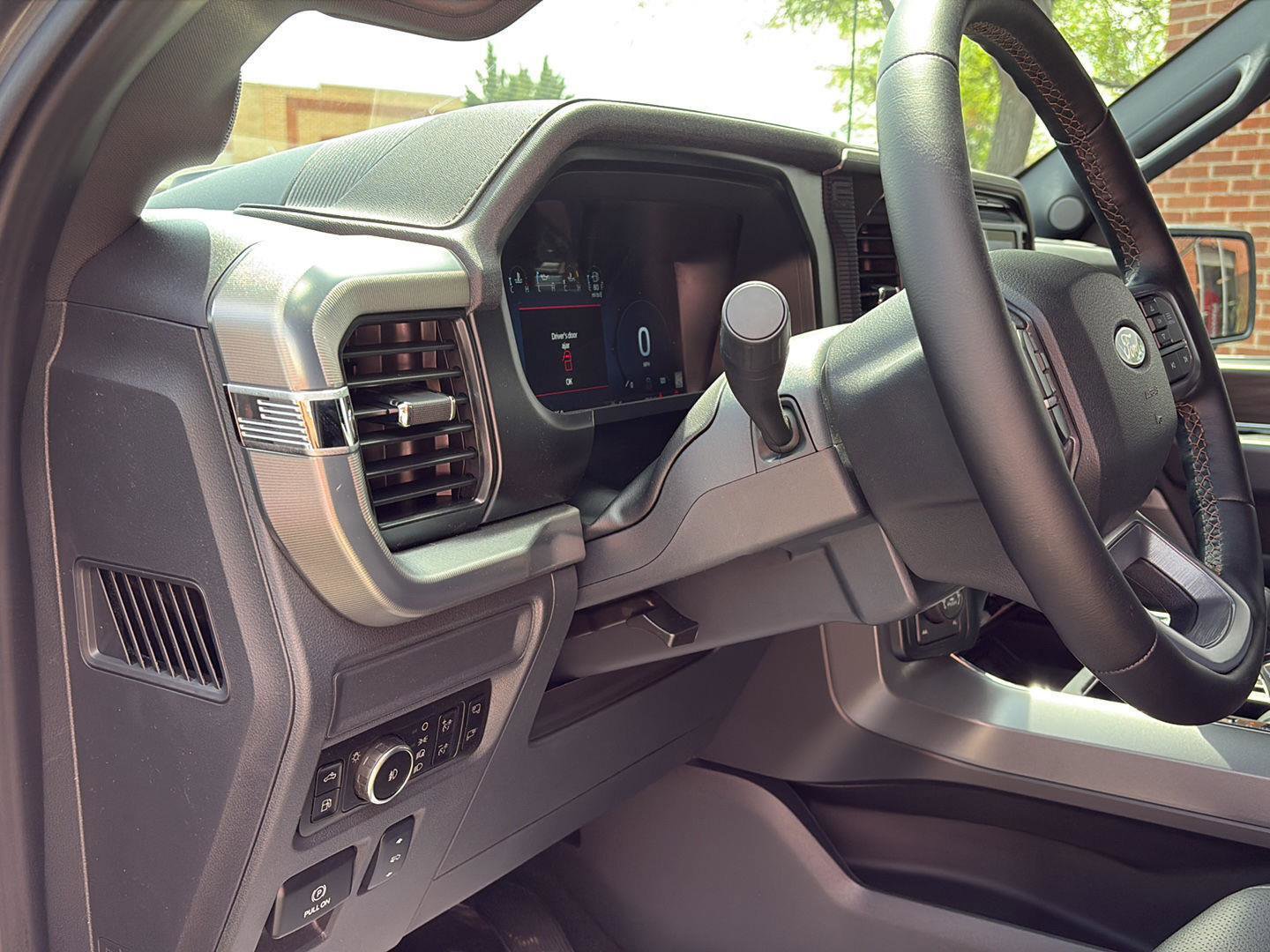 Used 2025 Ford F150 Lariat w/ Equipment Group 502A High AWD/4WD image 9