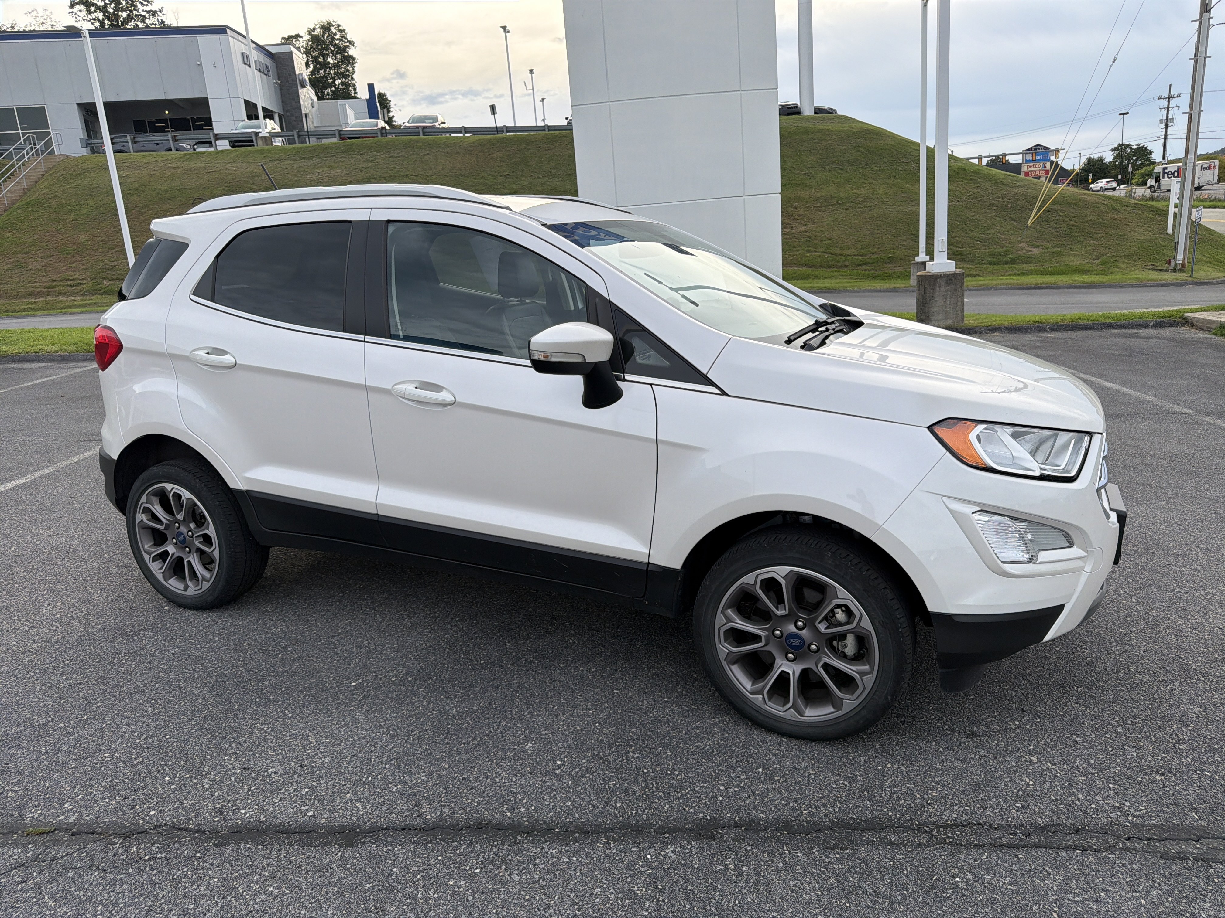 Used 2022 Ford EcoSport Titanium AWD/4WD image 2