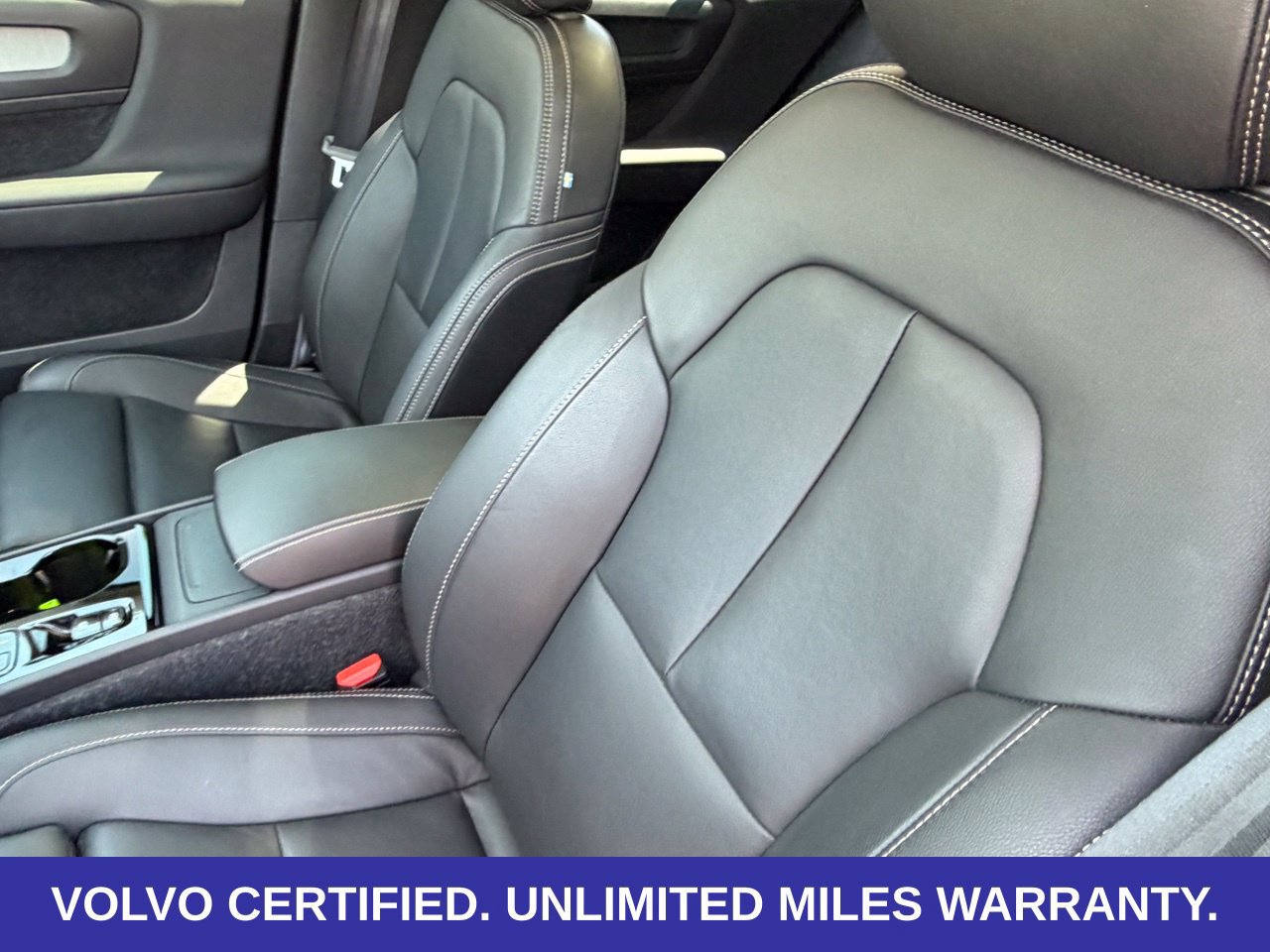 Certified 2026 Volvo XC40 B5 Plus AWD/4WD image 28