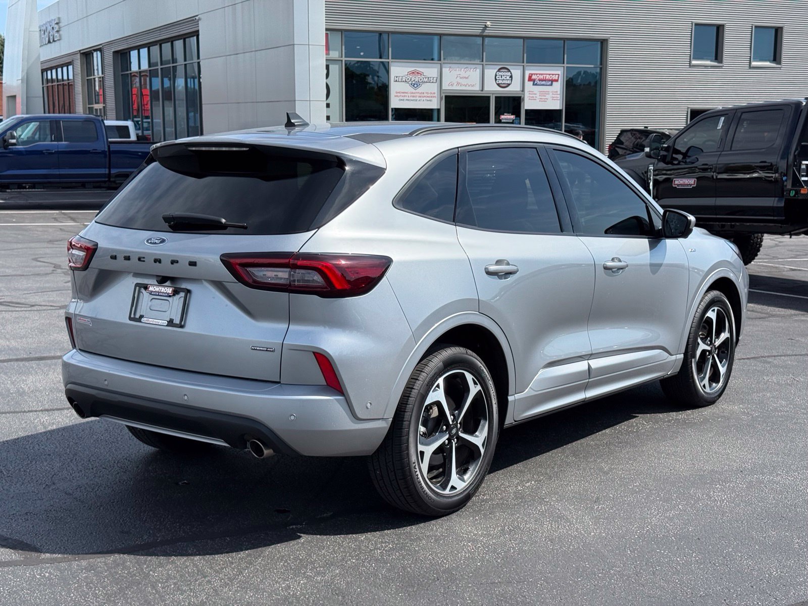 Used 2024 Ford Escape ST-Line Elite w/ Premium Technology Package AWD/4WD image 4